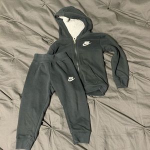 Nike sweatsuit